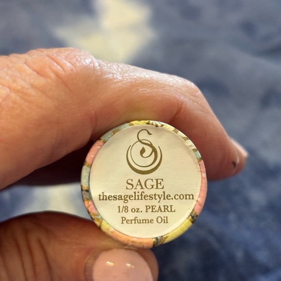 Sage Floral Face Oil - Gold and Pastel Hues - Picture 5 of 5